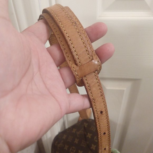 Louis Vuitton Monogram St Cloud PM Crossbody - Picture 12 of 16